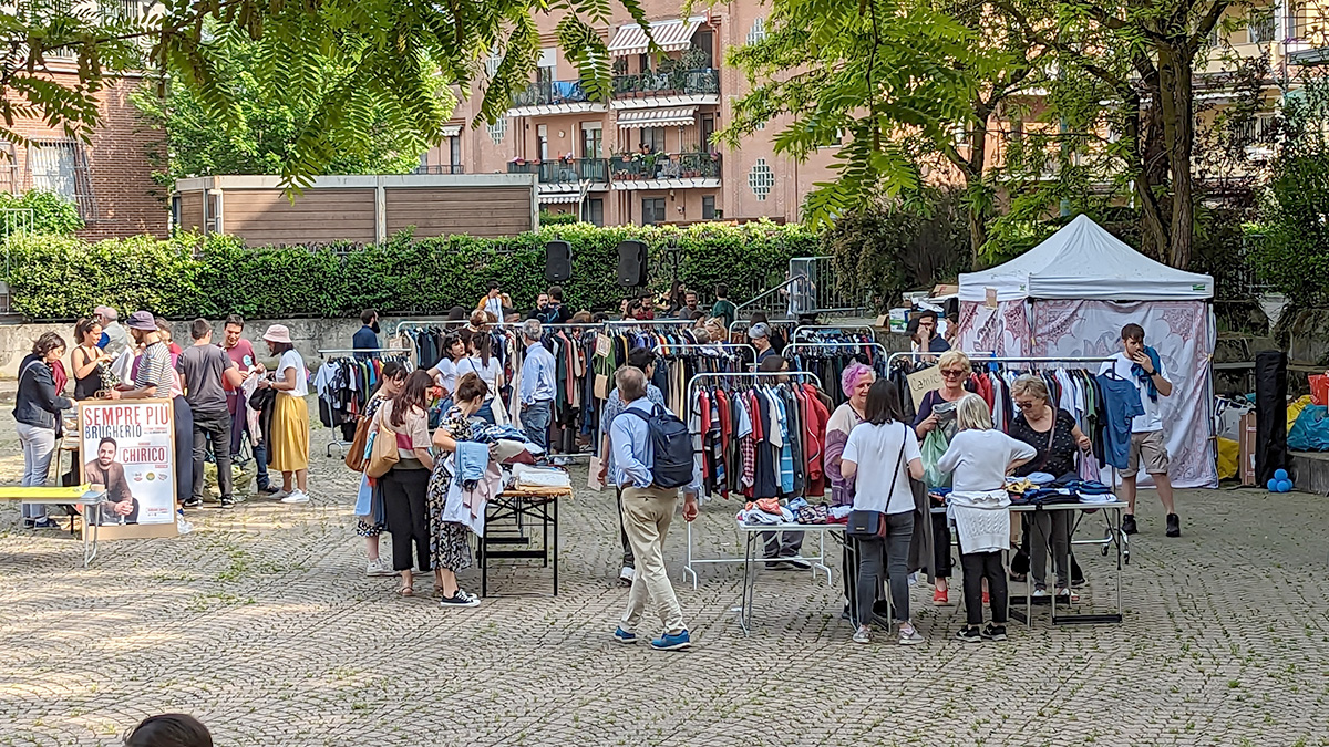 swap party in piazza Togliatti