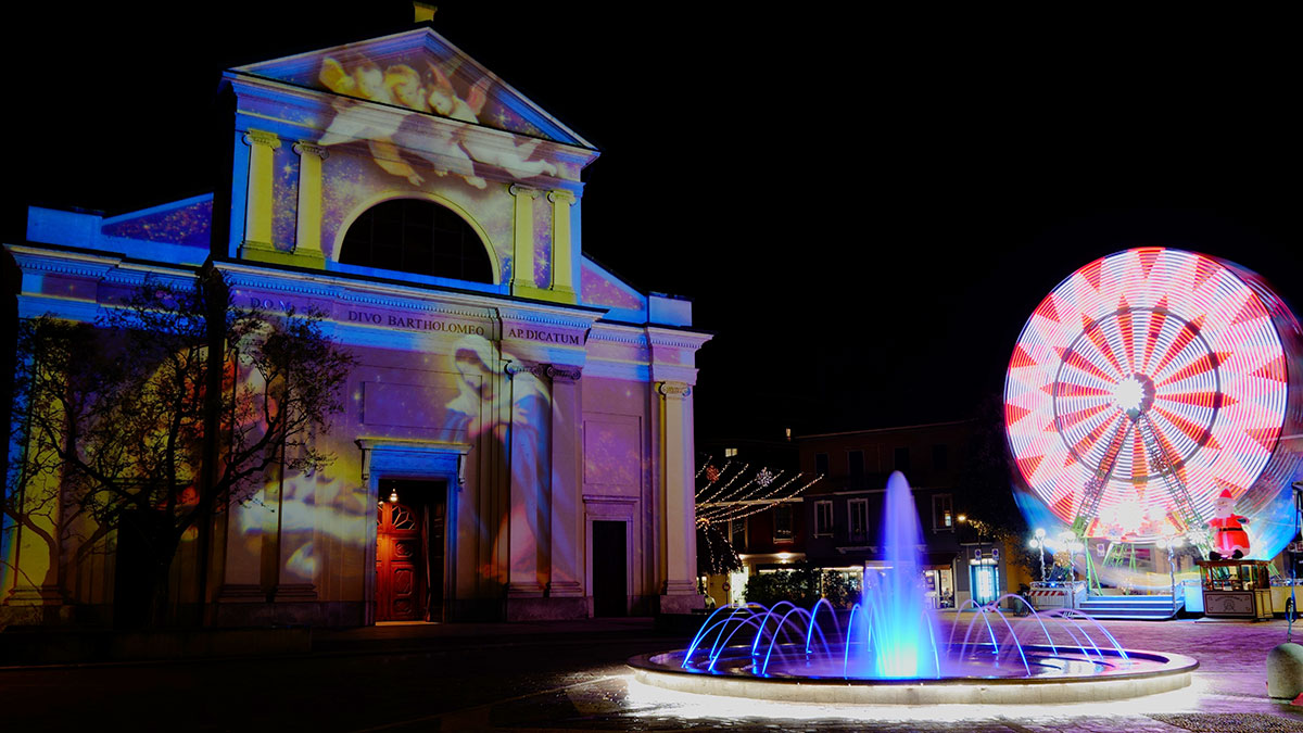 piazza Roma a Brugherio, Natale 2024 (foto di Maurizio D'Alterio)